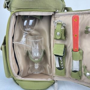 Picnic time wine bag w/ accessories/ glass